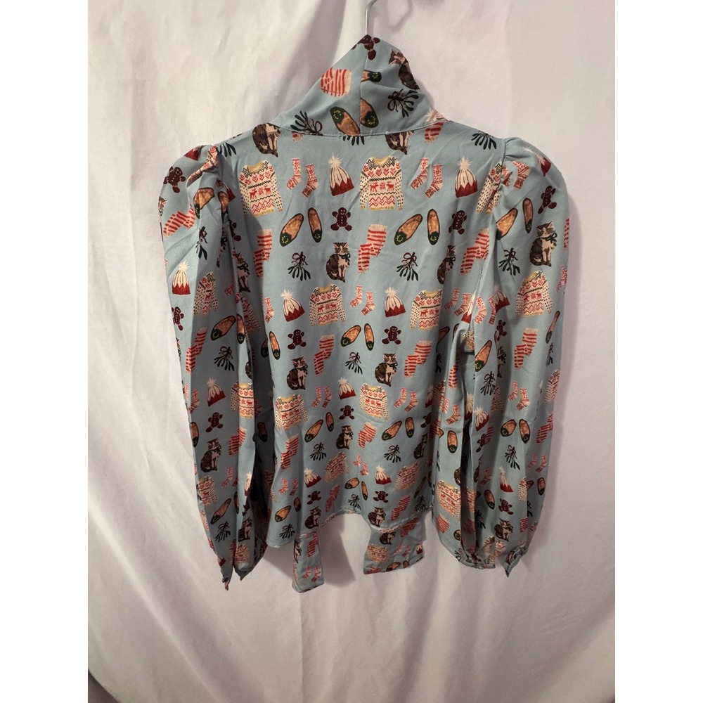 Tulip B Winter Print Bow Tie Neck Blouse Womens S Blue Holiday Novelty NWT - Picture 2 of 9